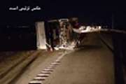 واژگونی خودروی تریلر یک کشته برجا گذاشت.